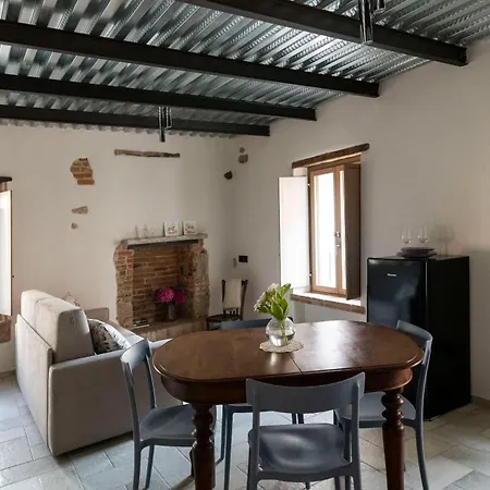 ゲストハウス Liela - Ospitalita Di Borgata 3*